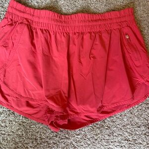 Lululemon Tracker 4 Way Stretch Women's Coral Athletic Shorts 18